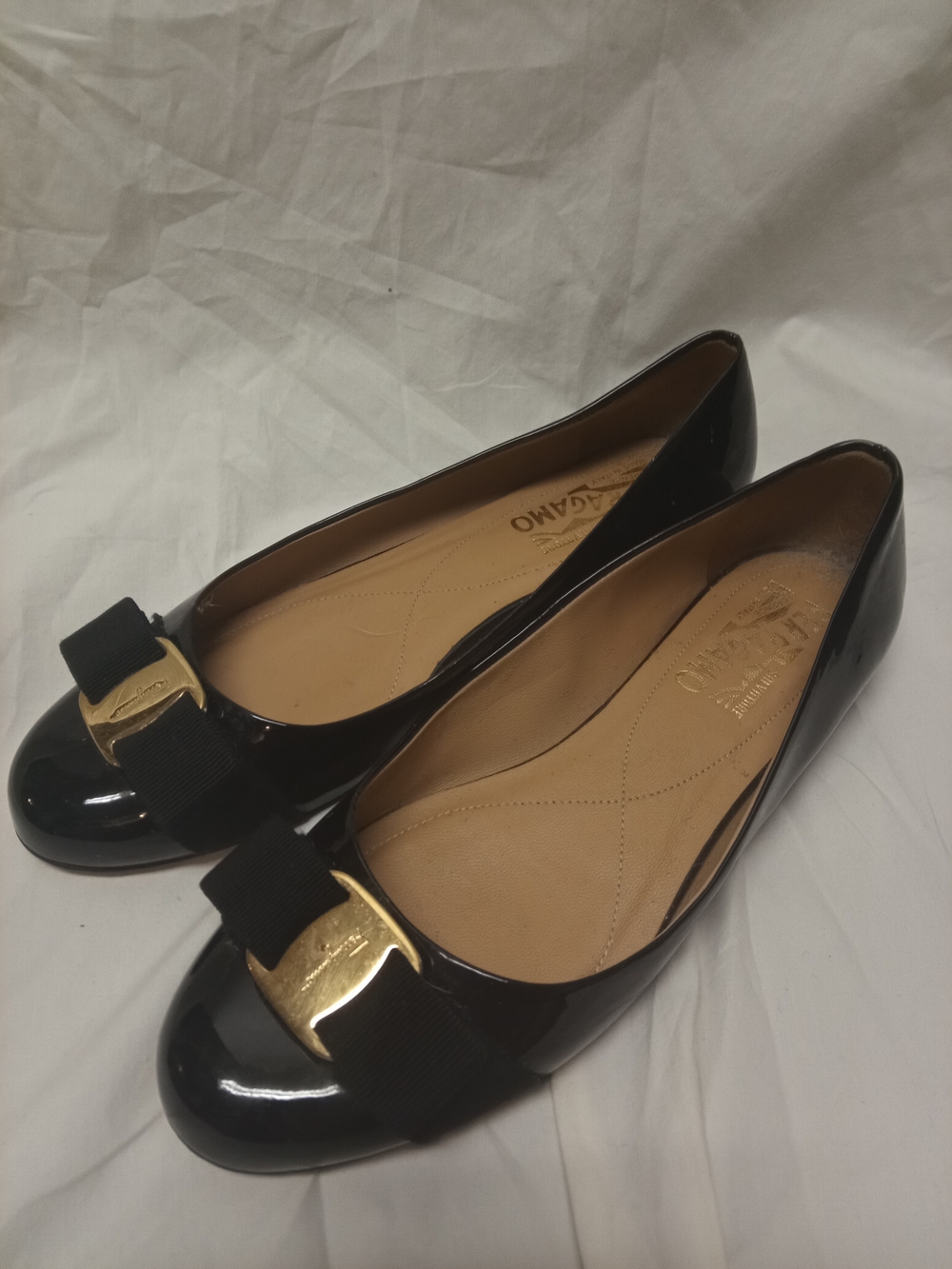 Salvatore Ferragamo Women's Sz 6.5 B Vara Patent Leather Black Ballet Flats
